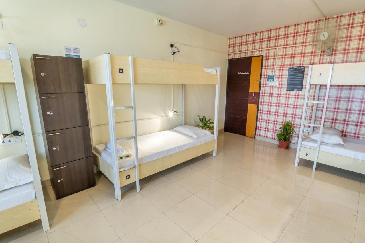 Offbeat Ccu Hostel Колката Екстериор снимка